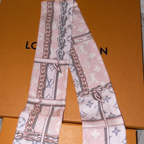 Louis Vuitton Bandeau - Picture 7 of 10